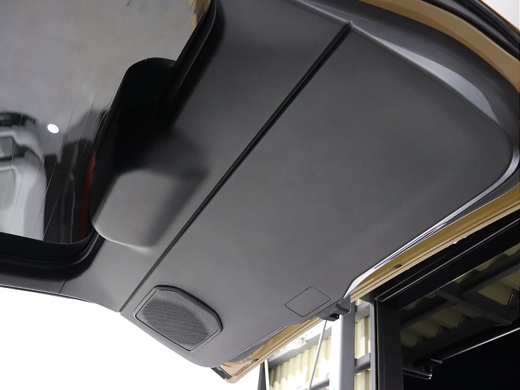 リアゲート内張り！