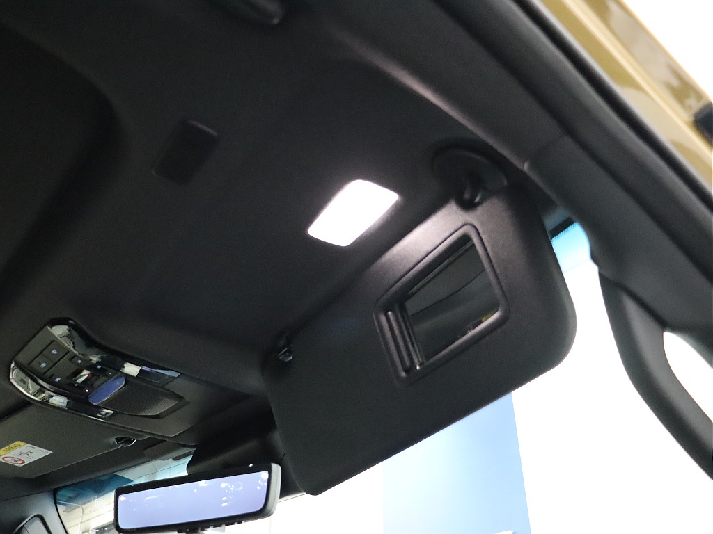 バニティランプ付サンバイザー！