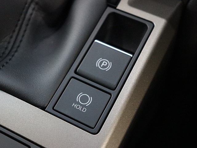 電動パーキングブレーキ・ブレーキホールド装備済み！！