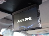 新品アルパインフリップダウンモニター装備済み！