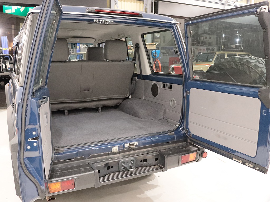 リア観音開き！