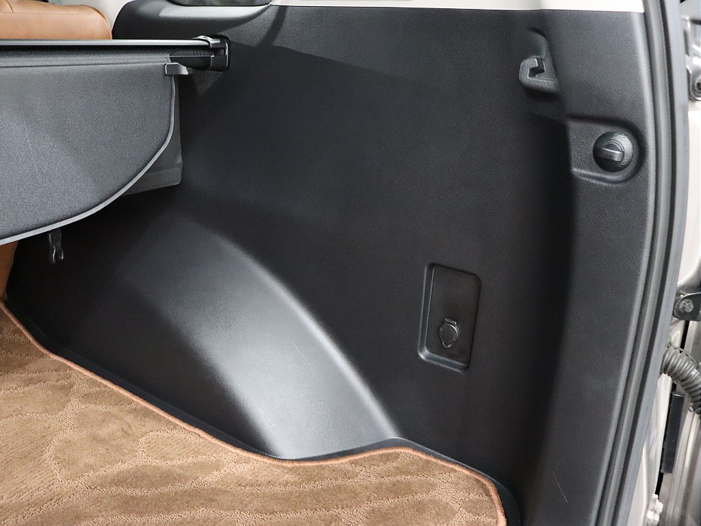 ラゲッジ内張り！