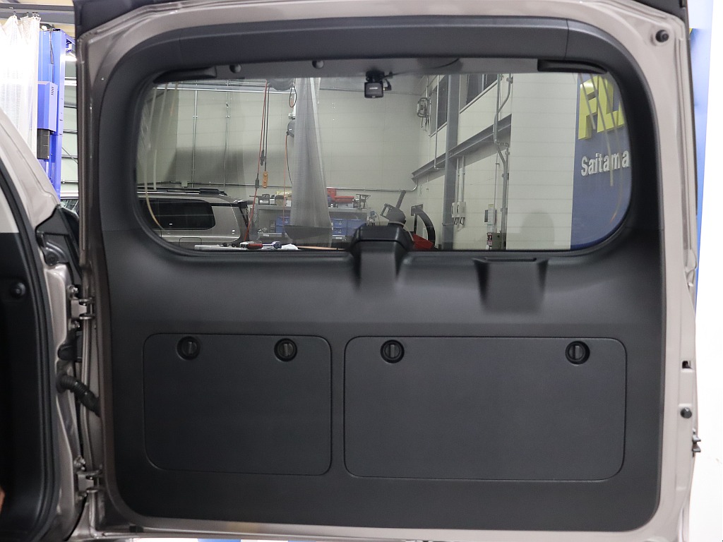 リアゲート内張り！