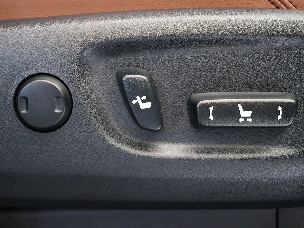 前席パワーシート！