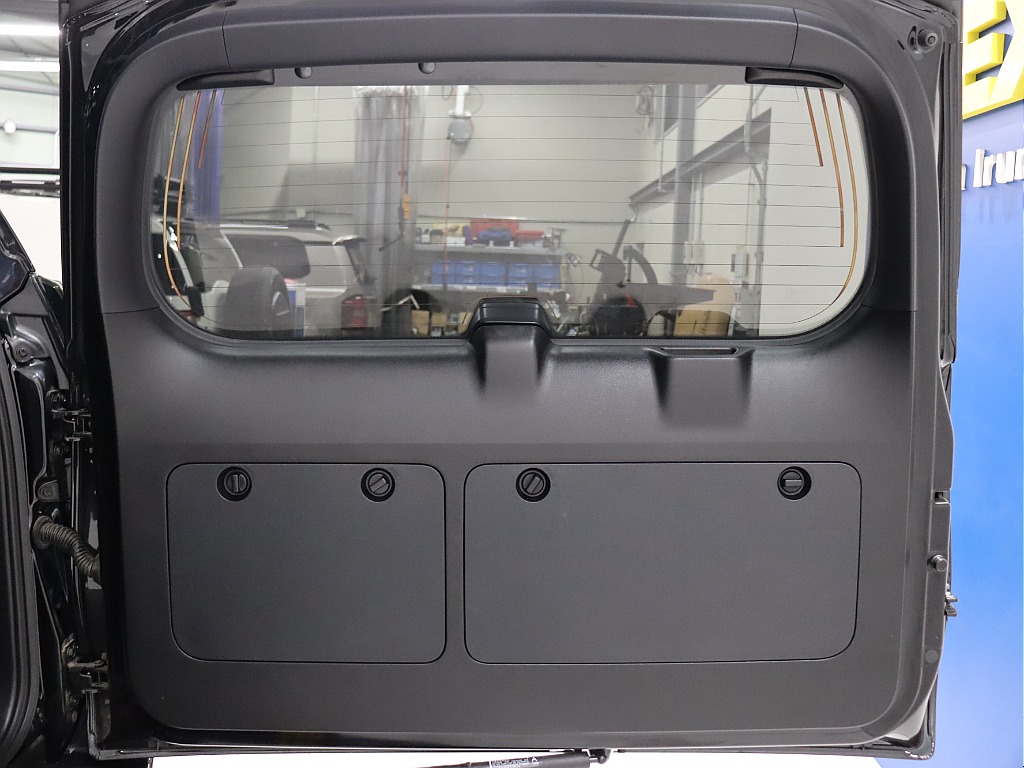 リアゲート内張り！