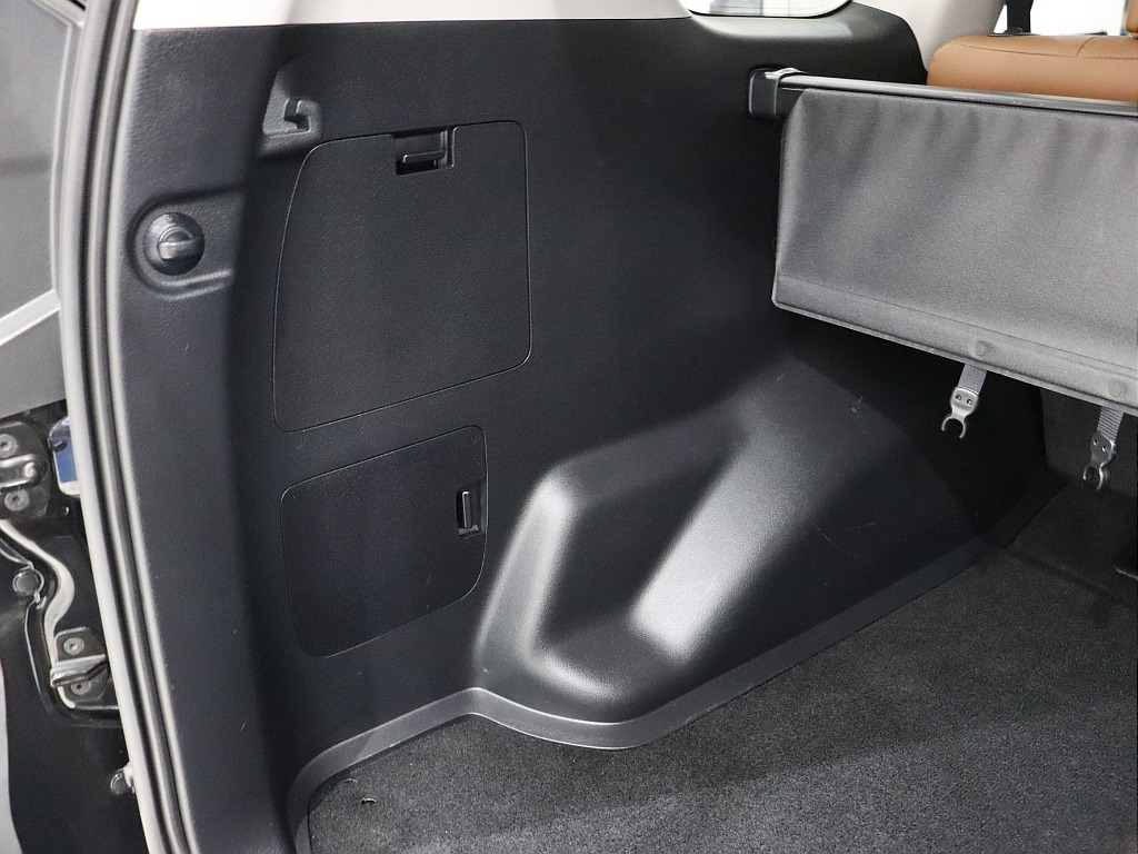 ラゲッジ内張り！