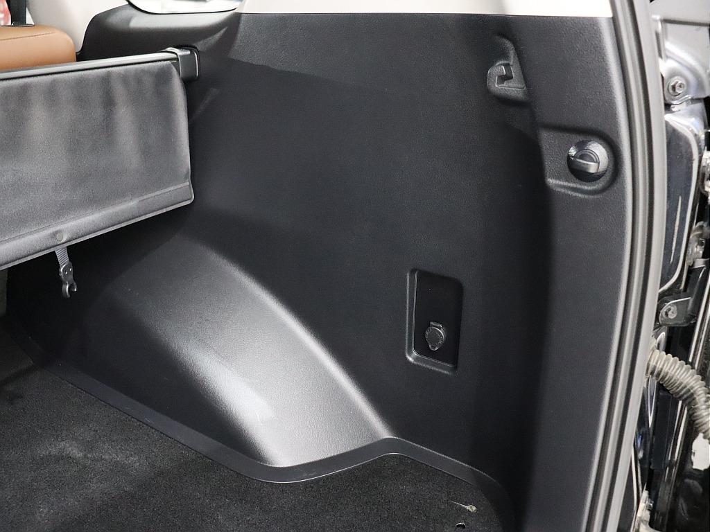 ラゲッジ内張り！