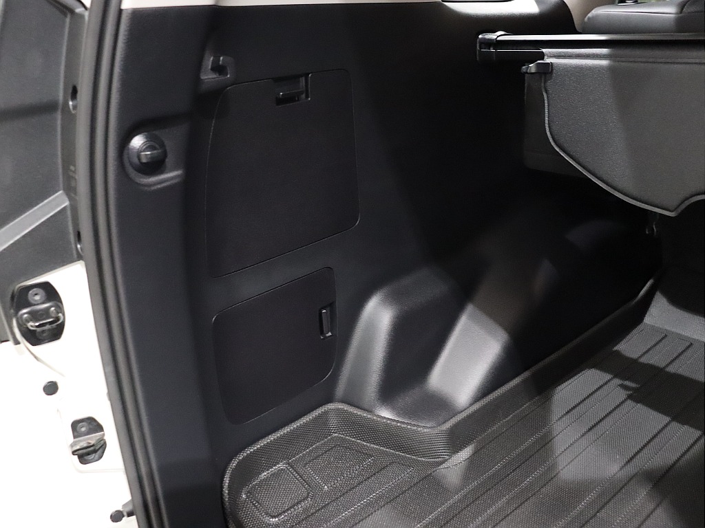 ラゲッジ内張り！