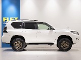 こちらガソリン5人乗り車両となります！