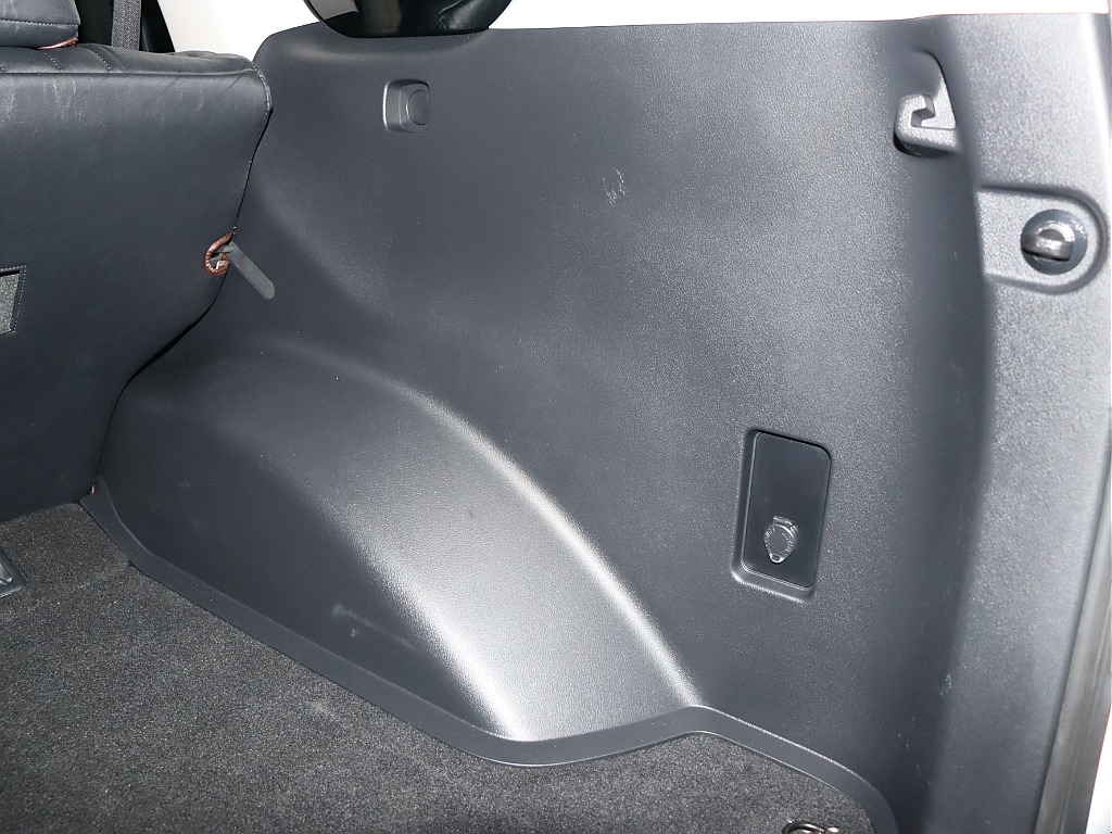 ラゲッジ内張り！