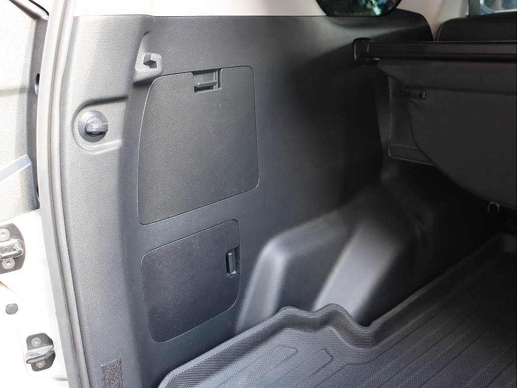 ラゲッジ内張り！