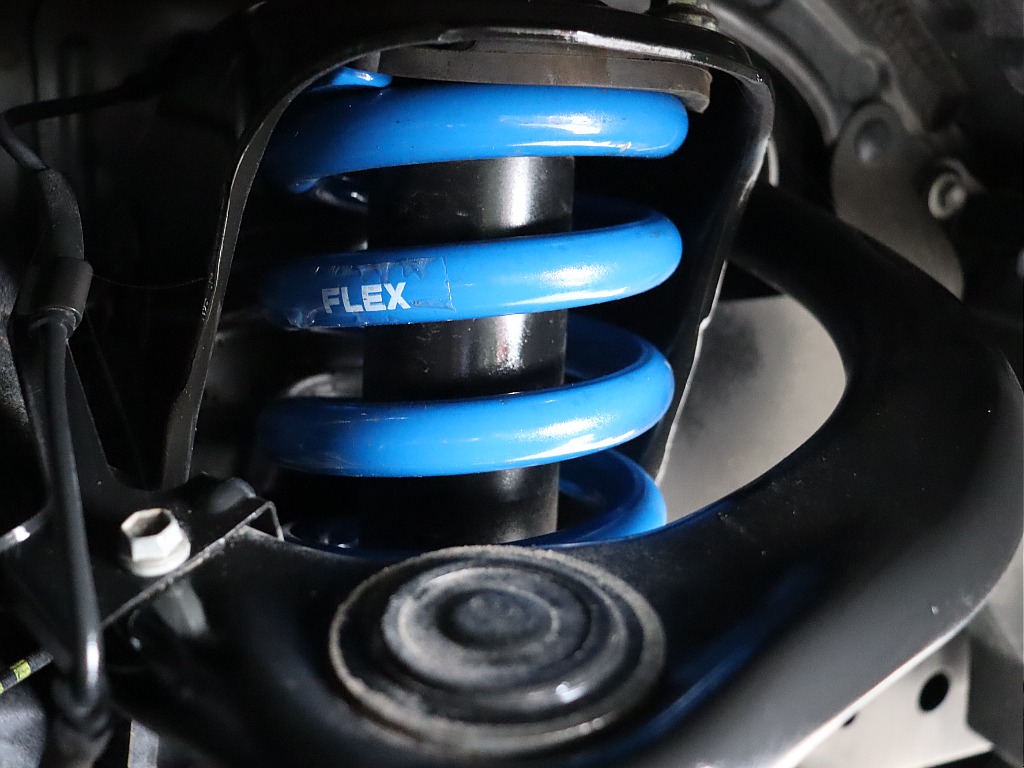 オリジナルコイルで新品２インチリフトアップ☆