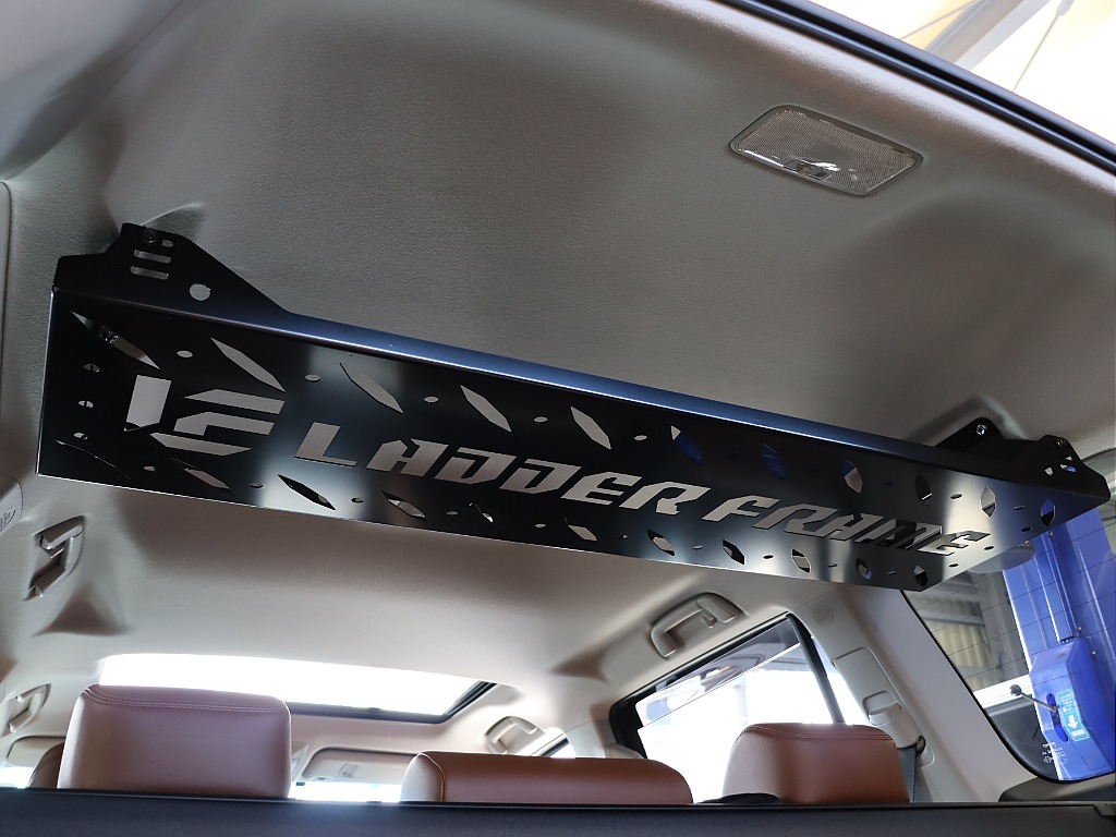 ラダーフレーム製のリアラックを新品装着！