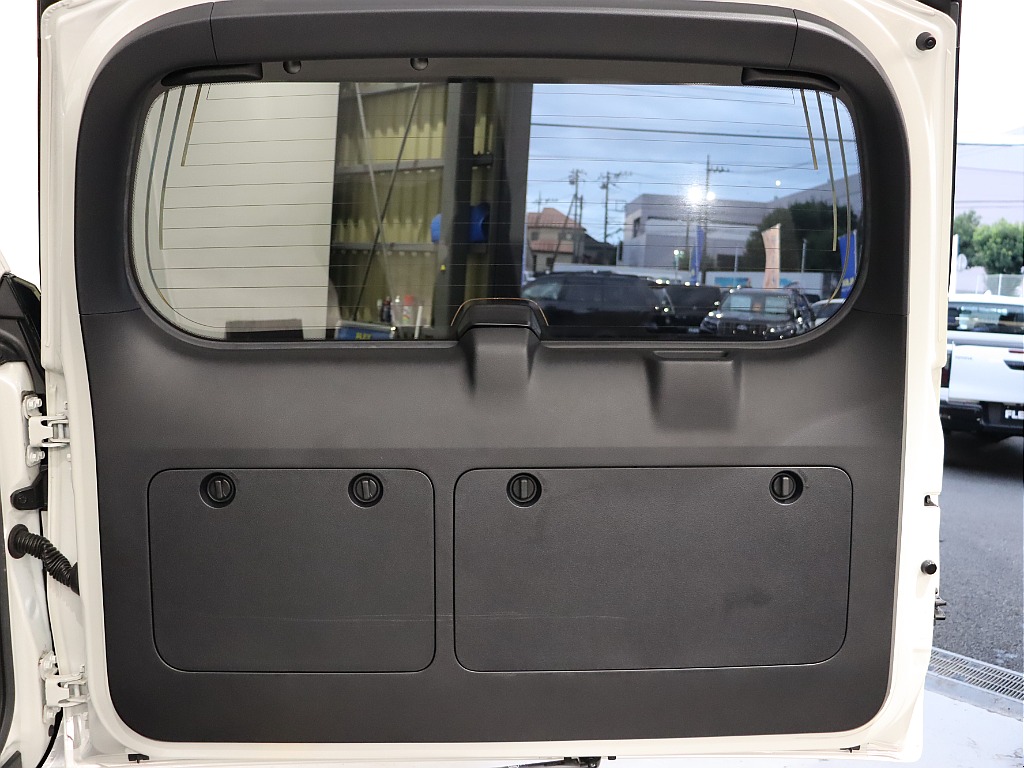 リアゲート内張り！