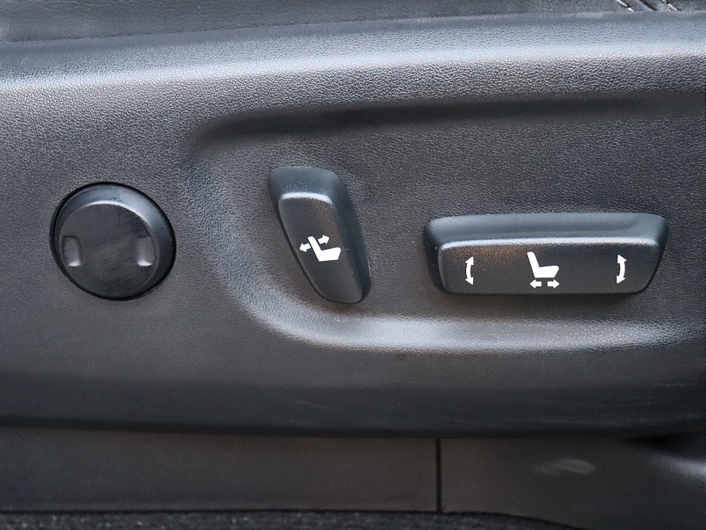 前席パワーシート！