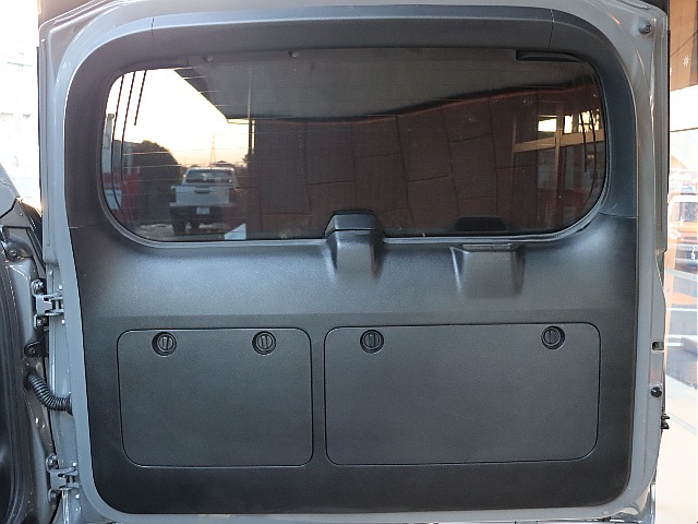 リアゲート内張り！