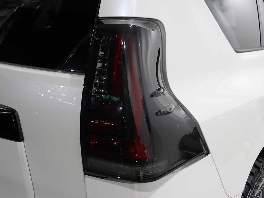 新品FLEXオリジナルULTIMATE　BLACKテールランプ装備済み！