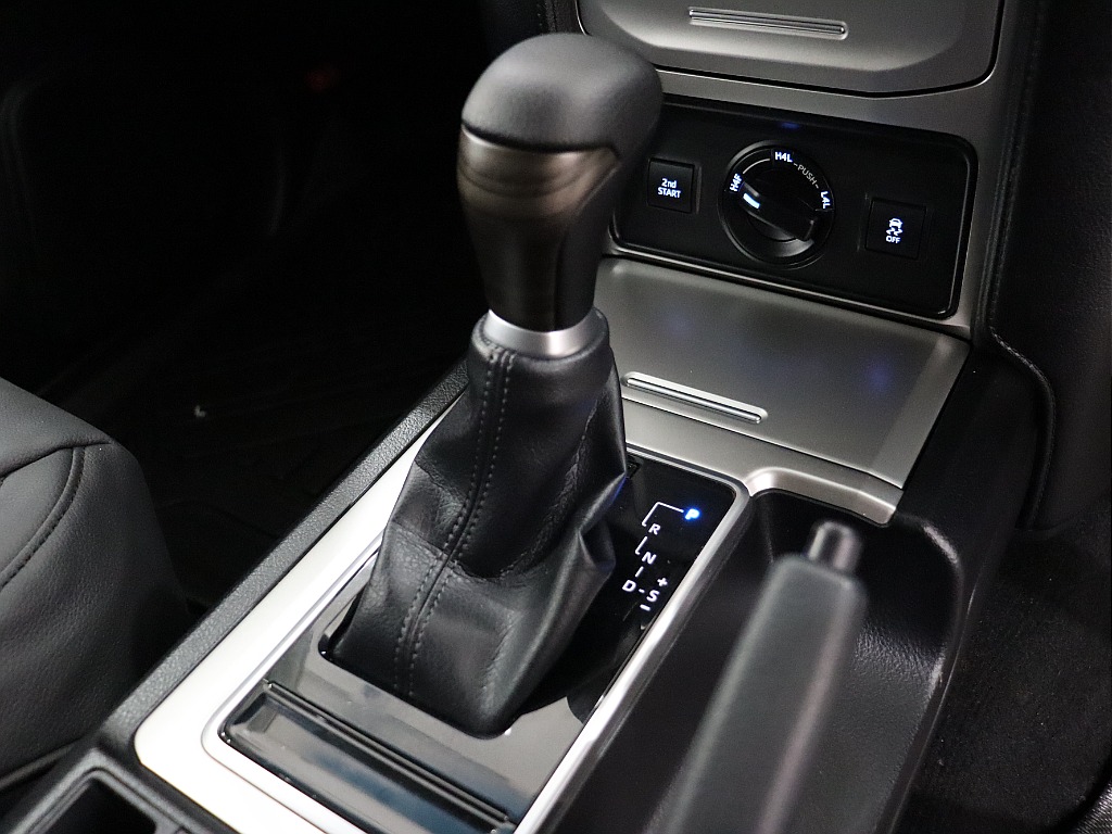 新品オリジナルウッドシフトノブ装着！