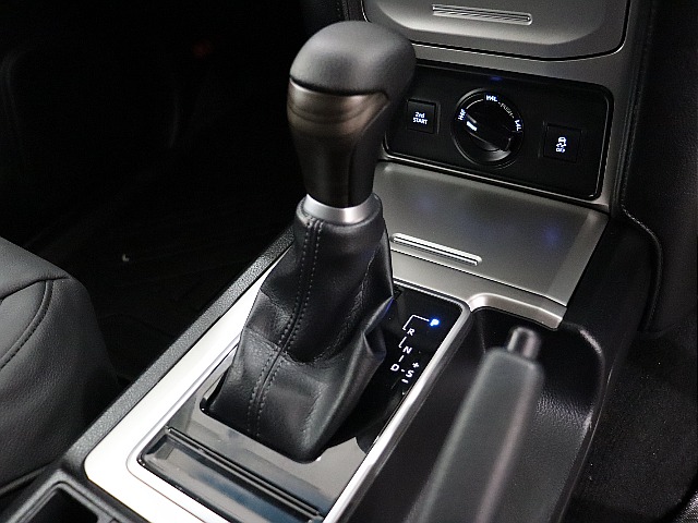 新品オリジナルウッドシフトノブ装着！