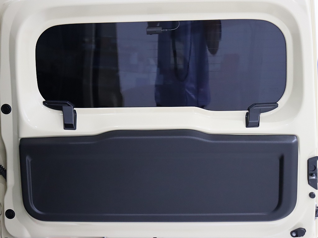 リアゲート内張り！