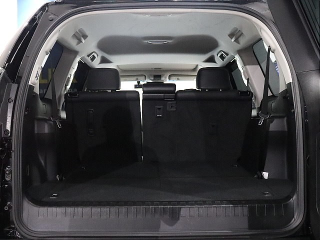 広々とした荷室をご利用いただけます！