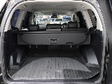 ラゲッジトノカバー装備！広々とした荷室をご利用いただけます！