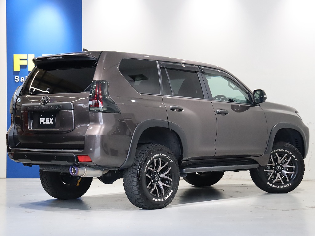 こちらディーゼル5人乗り仕様となっております！