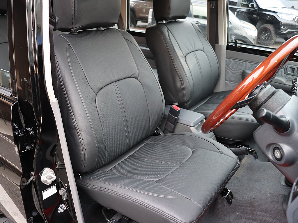 新品クラッツィオシートカバー！