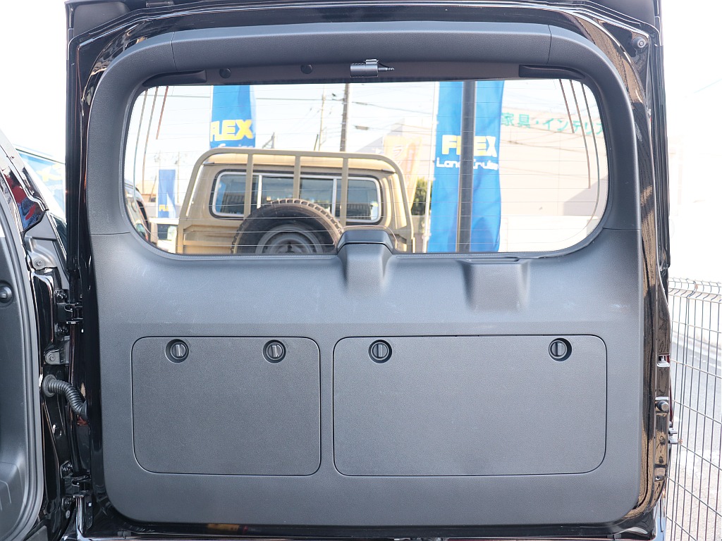 リアゲート内張り！