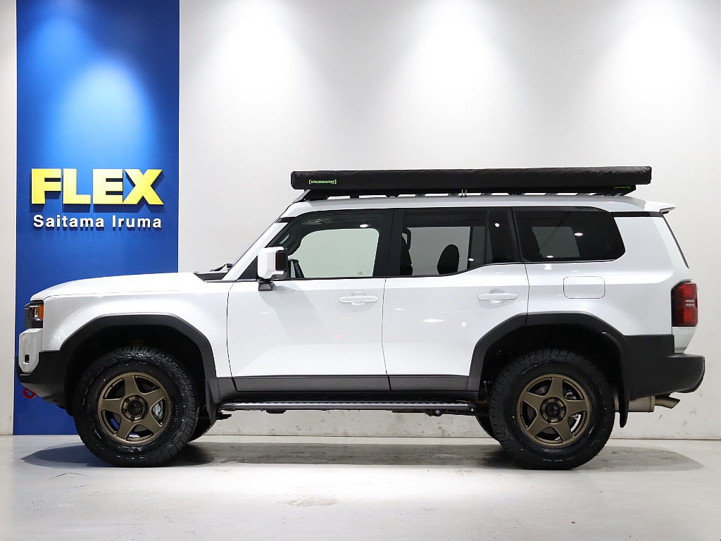 ホイールのブロンズカラーが差し色になっています！