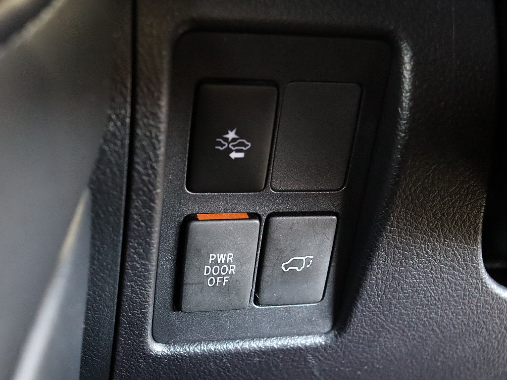 Gフロンティアはパワーバックドアが標準装備！