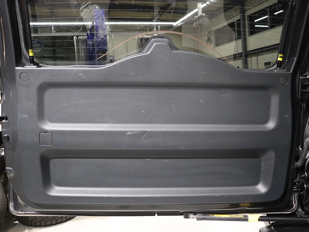 リアゲート内張り！