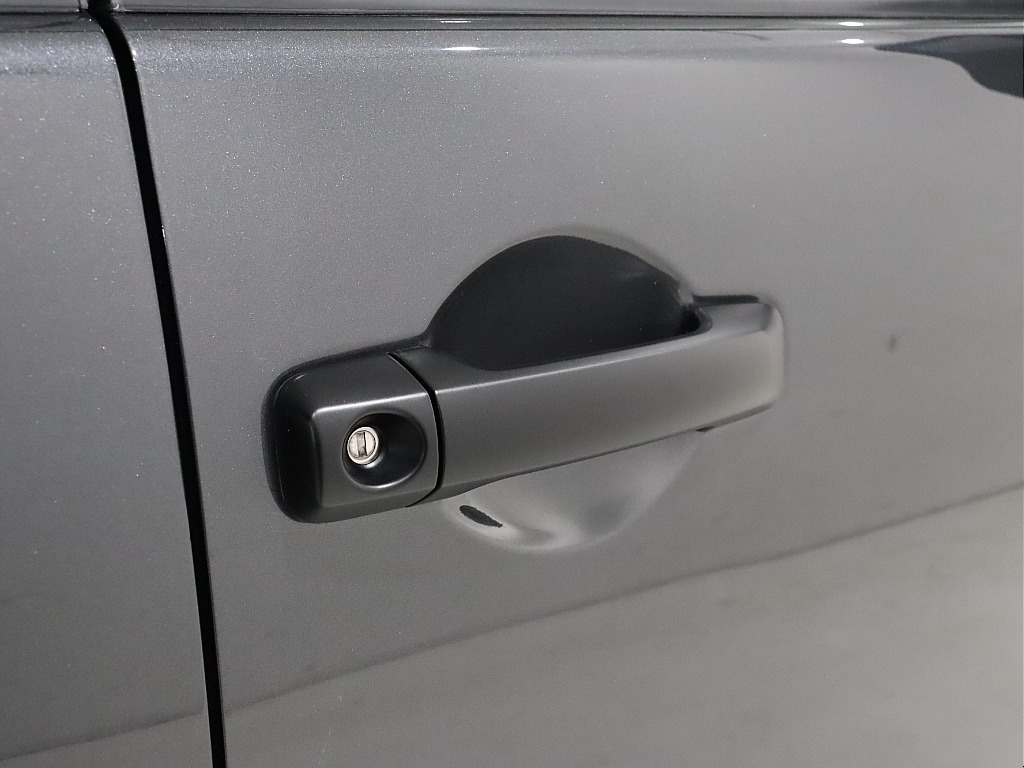 アウタードアハンドルマッドブラック！