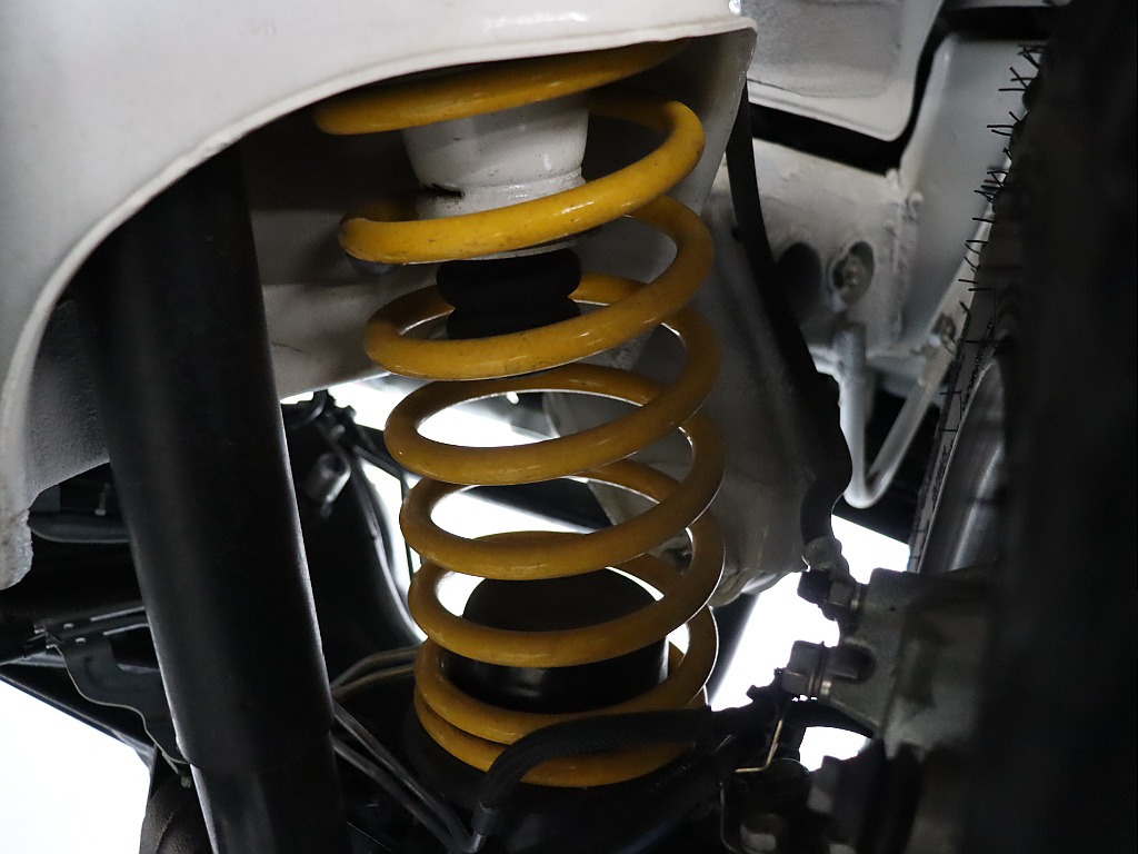 モーターファーム製リフトアップキット装備！