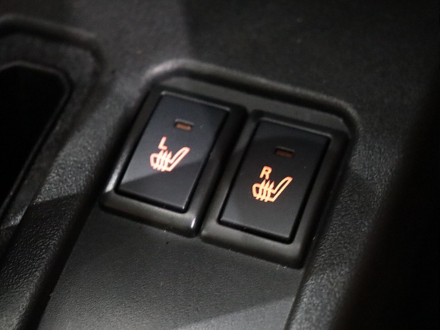 1列目シートヒーター装備！