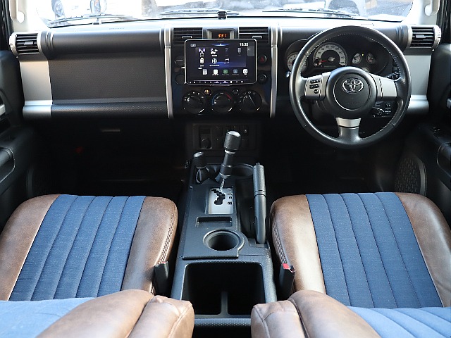 遊び心溢れるインパネ周り！