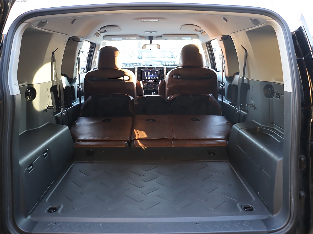 2列目を倒してもかなり広々とお使いいただけます！