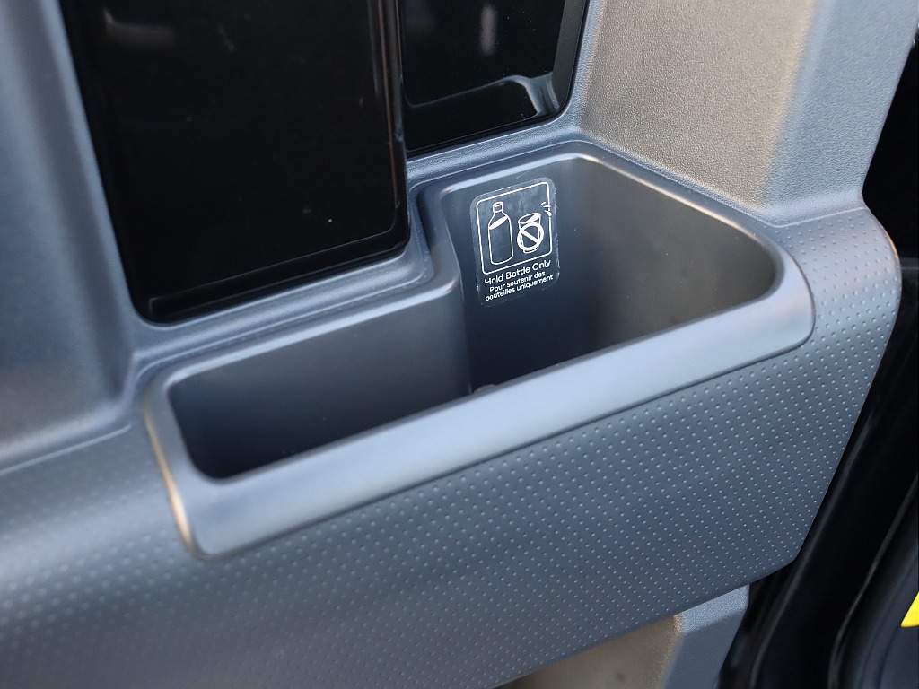 2列目ドリンクホルダー！