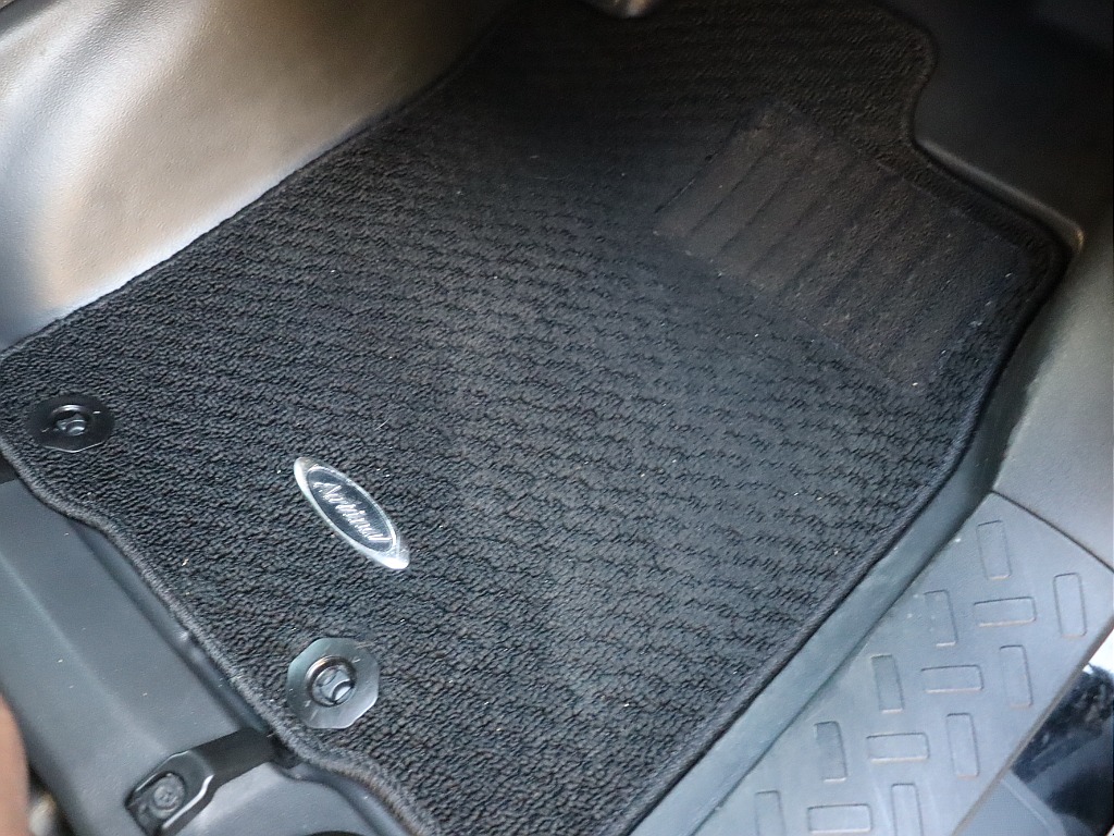 社外フロアマット装備！