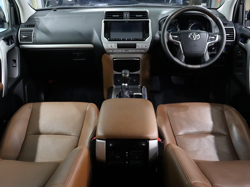 70th限定のサドルタン本革シート！高級感がありますね☆