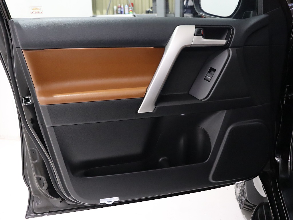 ドア内張の状態も良好です！