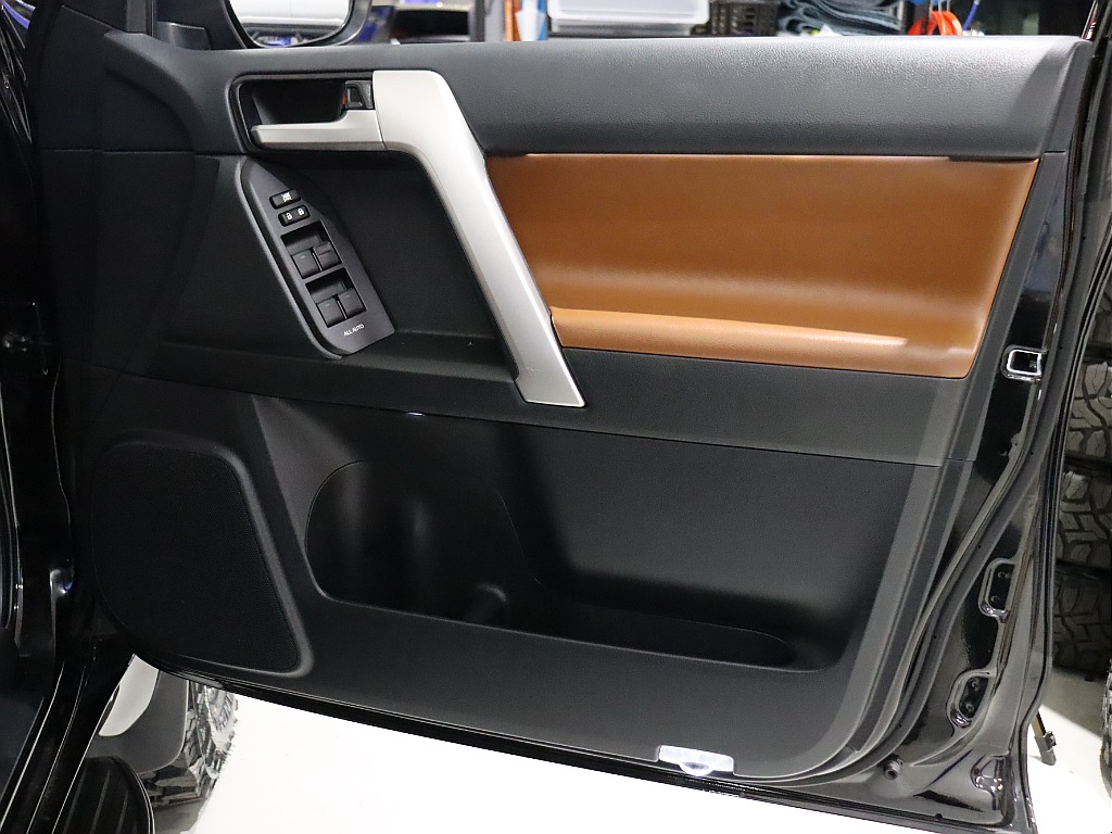 ドア内張の状態も良好です！