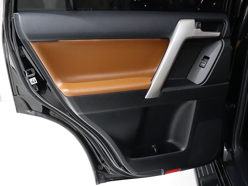 ドア内張の状態も良好です！