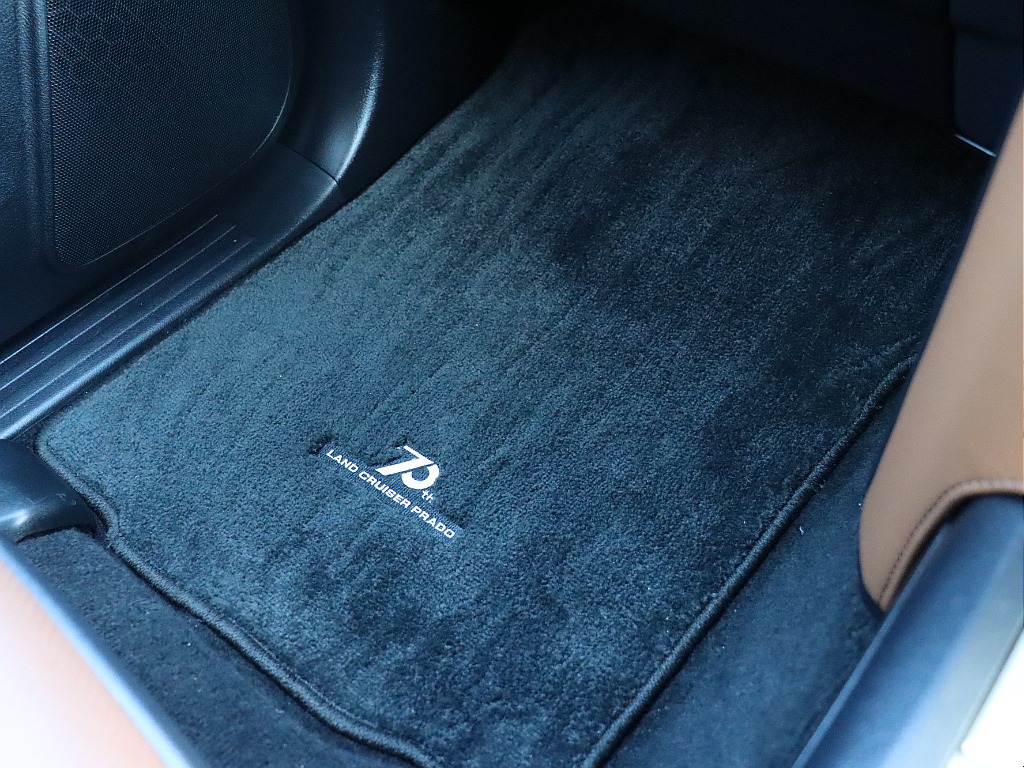 70周年専用フロアマット！