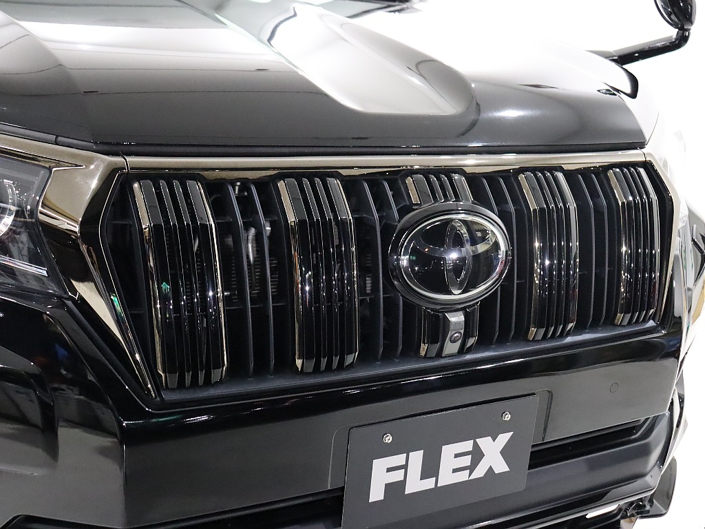 フロントグリル！専用ブラックメッキ仕様！