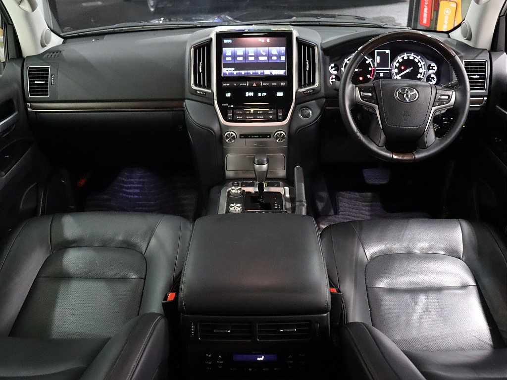 高級感溢れるインパネ周り！