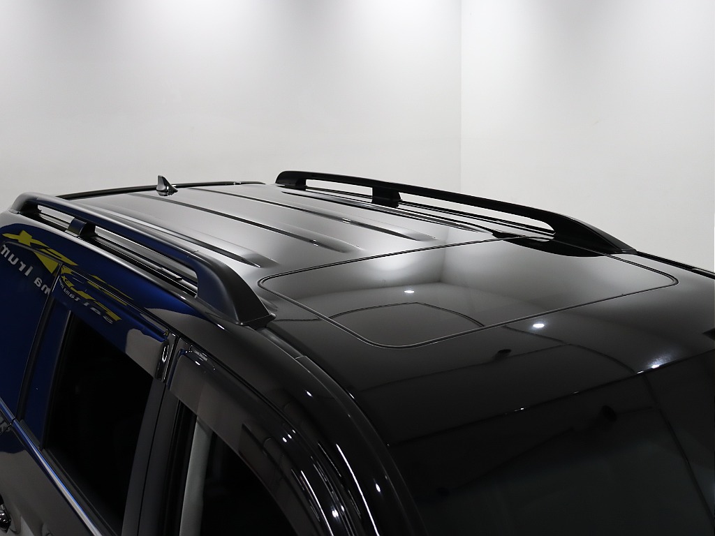 ルーフ！ブラックルーフレール装備！