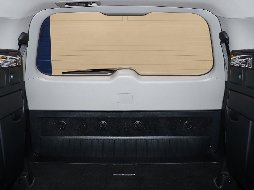 リアゲート内張り！