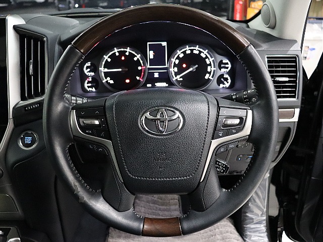 木目×本革巻きステアリング！ステアリングヒーター付きです！