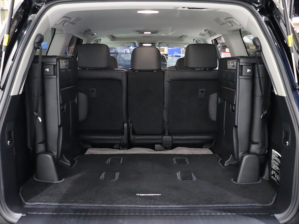 3列目折り畳み時ラゲッジ！広々とお使いいただけます！